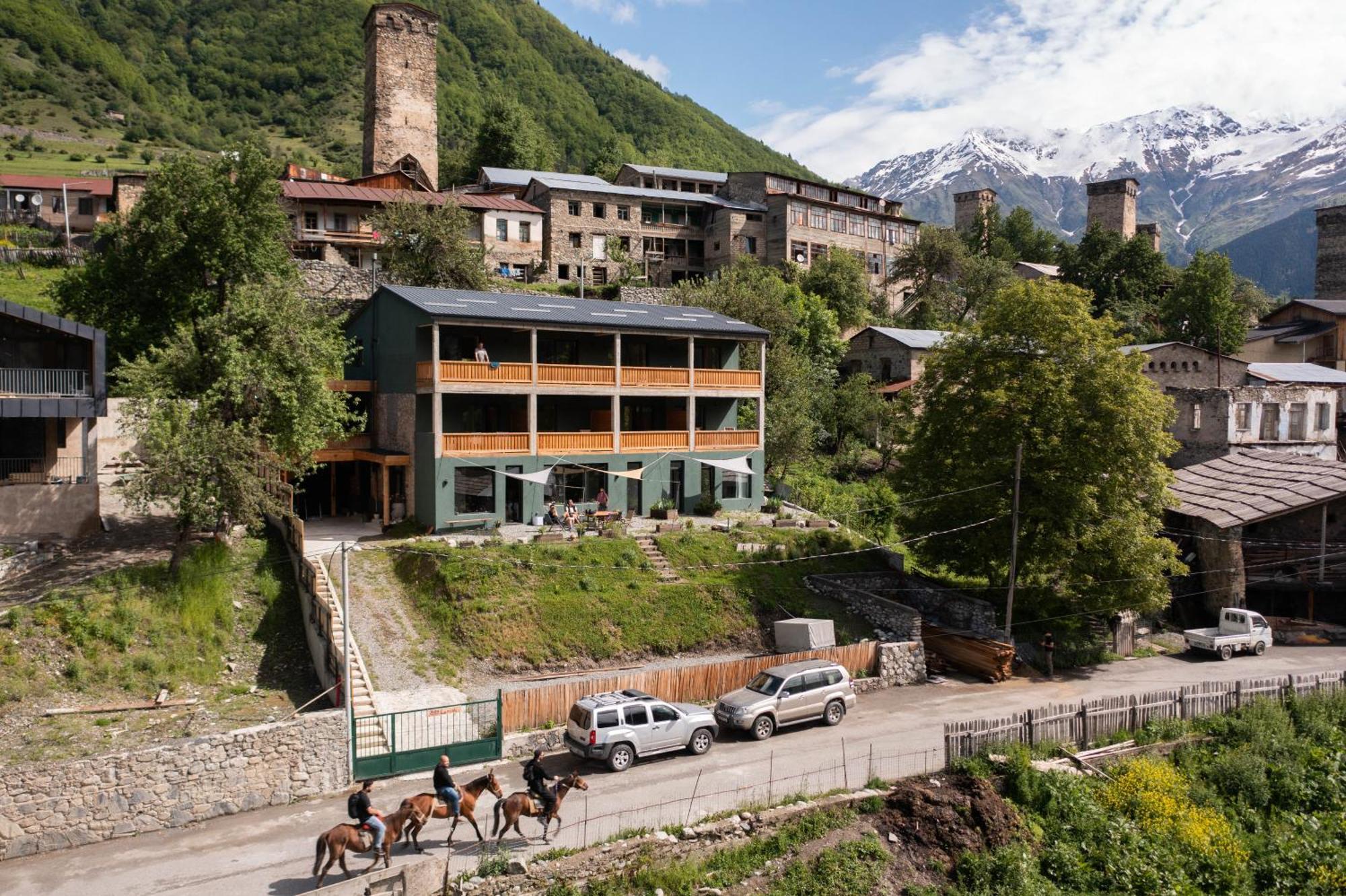 Hotel Lamish Местия Экстерьер фото